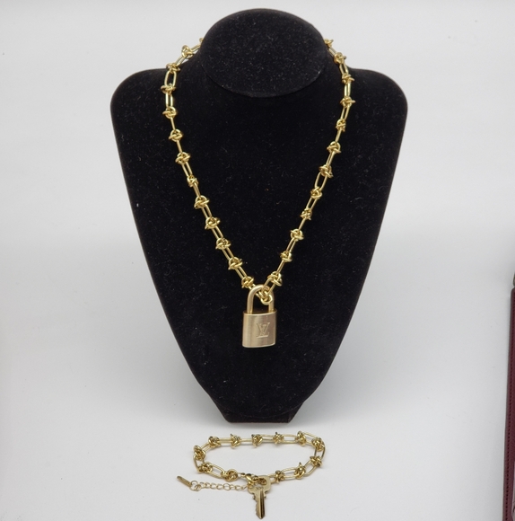 Louis Vuitton Gold Padlock w/Unbranded Stainless Steel 18k Plated Chain&Bracelet - Picture 1 of 14